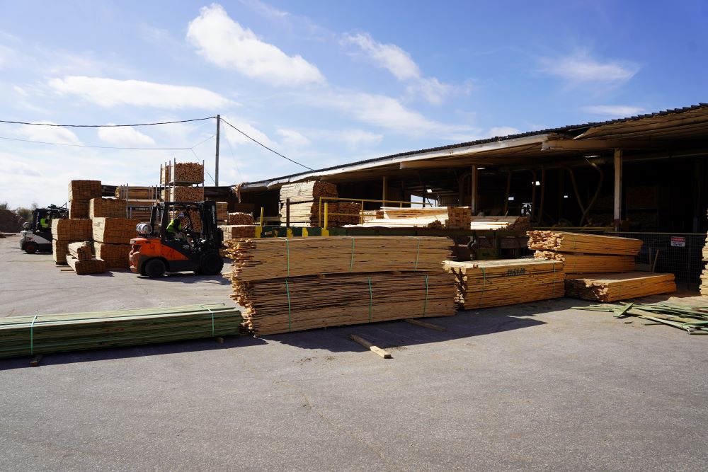Truck with Southern Milling-Lumber products ready to deliver