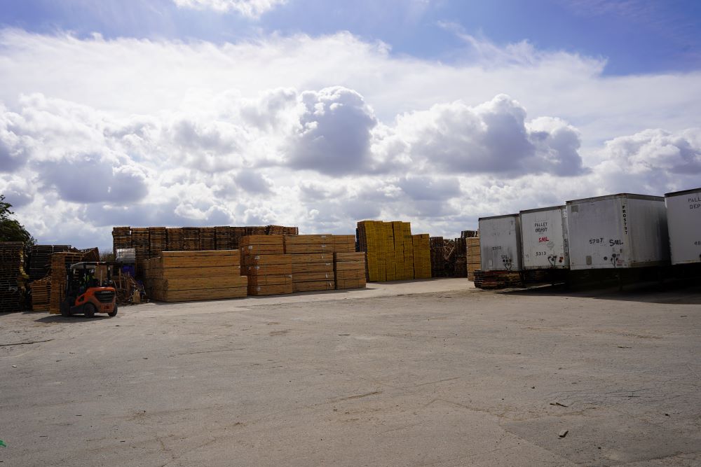 Truck with Southern Milling & Lumber products ready to deliver